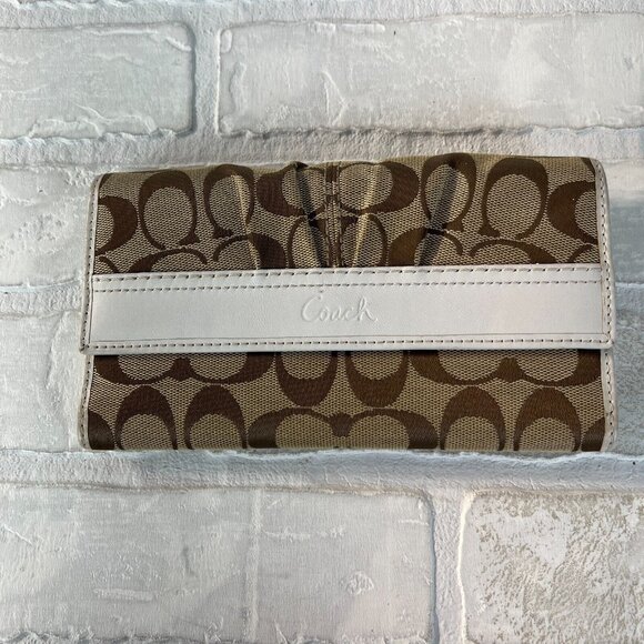 Coach Wallet Beige White Signature C Canvas Leather Tri-Fold Zip Snap Card Slots - Picture 1 of 11